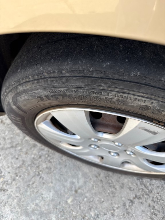 2010 Toyota Camry Image 32