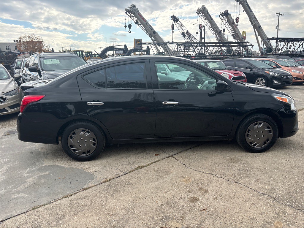 2019 Nissan Versa Image 6