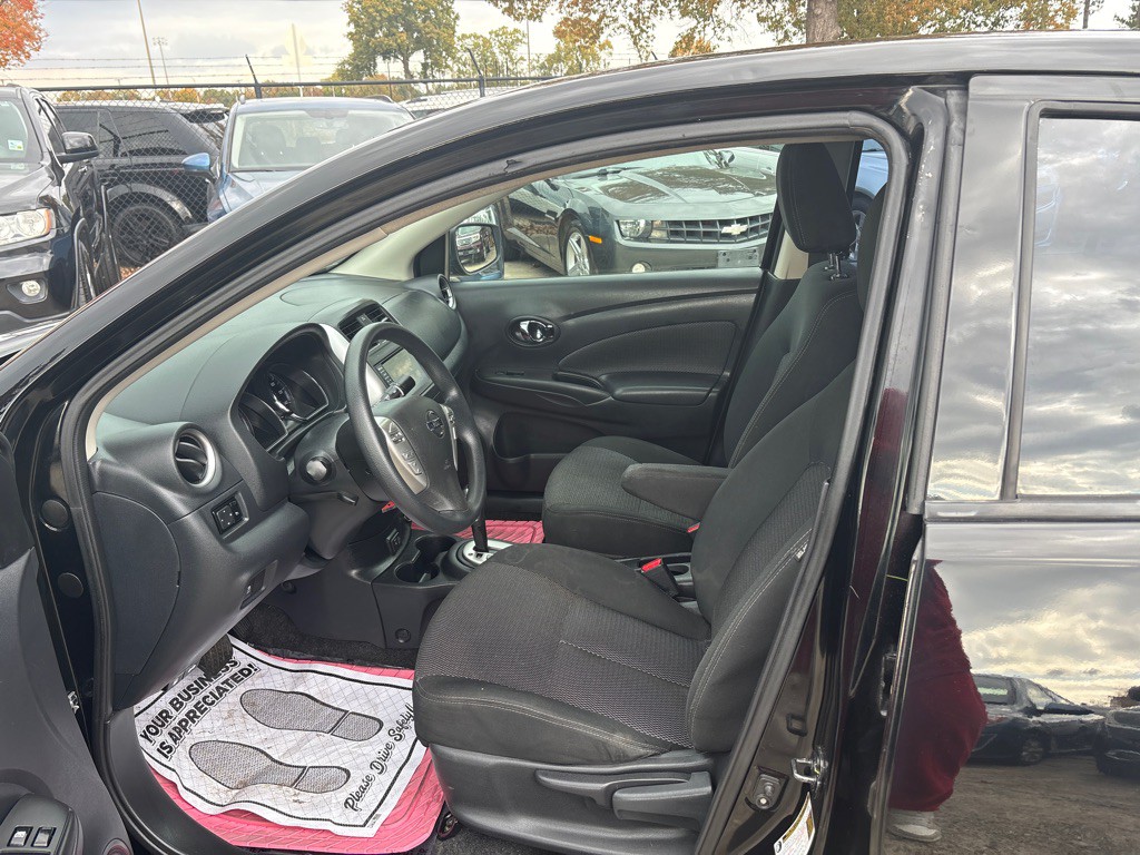 2019 Nissan Versa Image 9