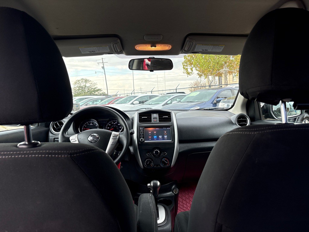 2019 Nissan Versa Image 17
