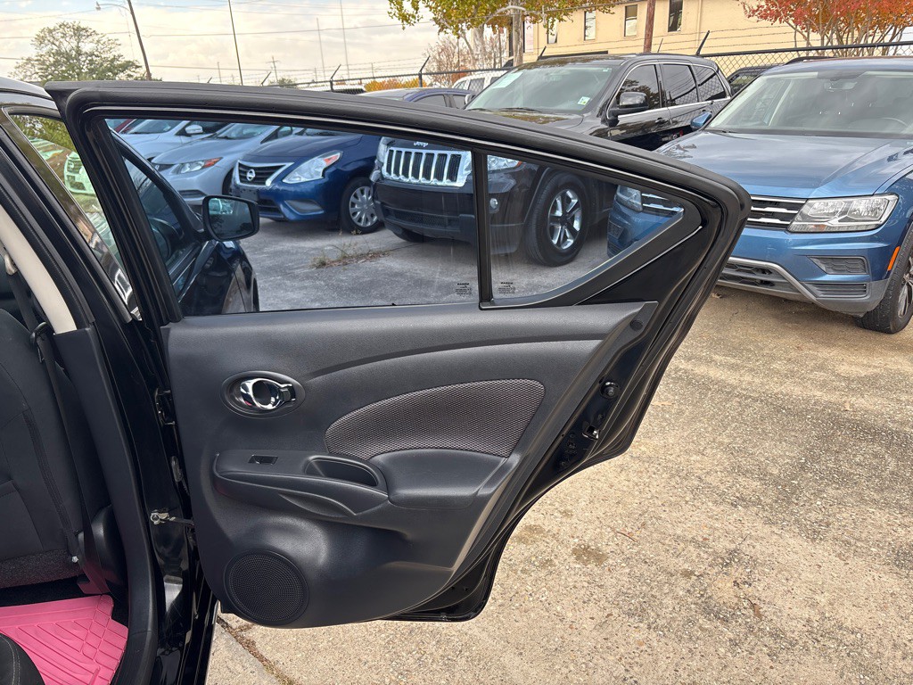 2019 Nissan Versa Image 21