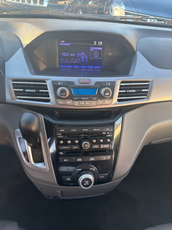 2012 Honda Odyssey Image 17