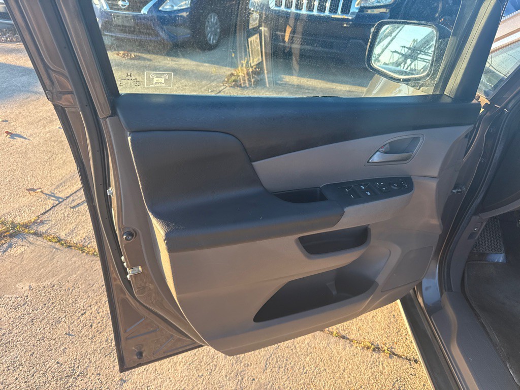 2012 Honda Odyssey Image 22