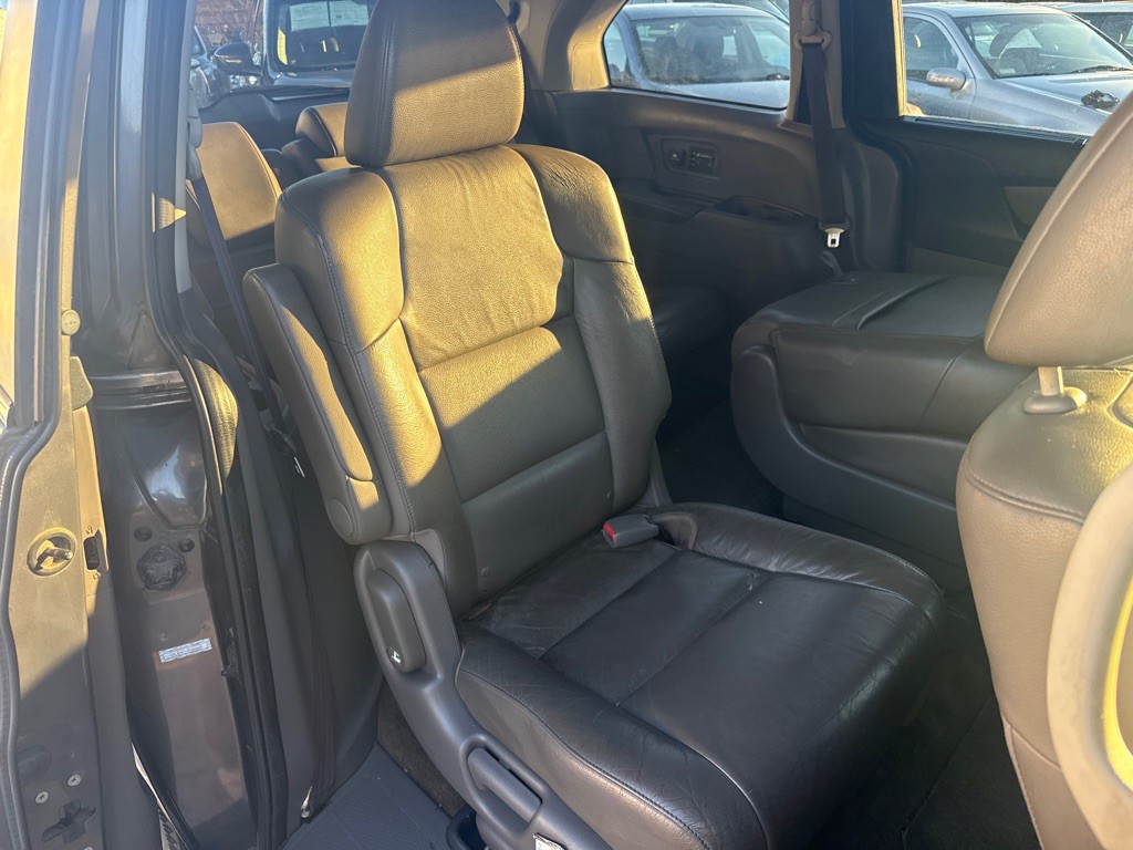 2012 Honda Odyssey Image 25