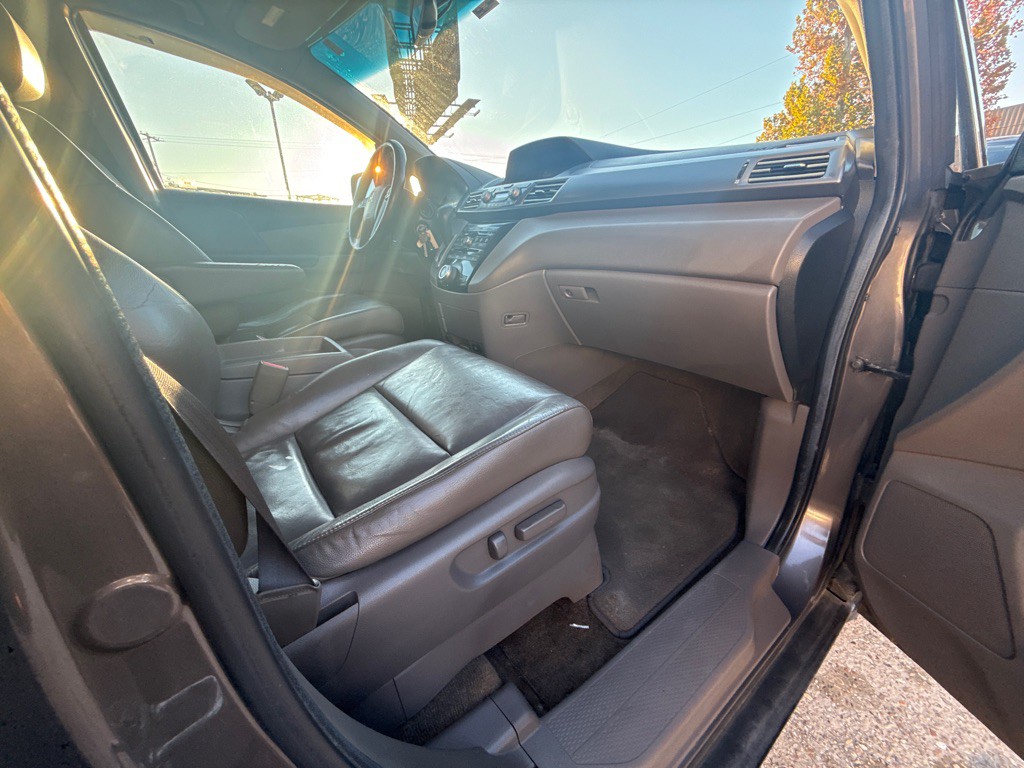 2012 Honda Odyssey Image 28