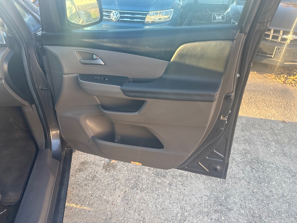 2012 Honda Odyssey Image 30