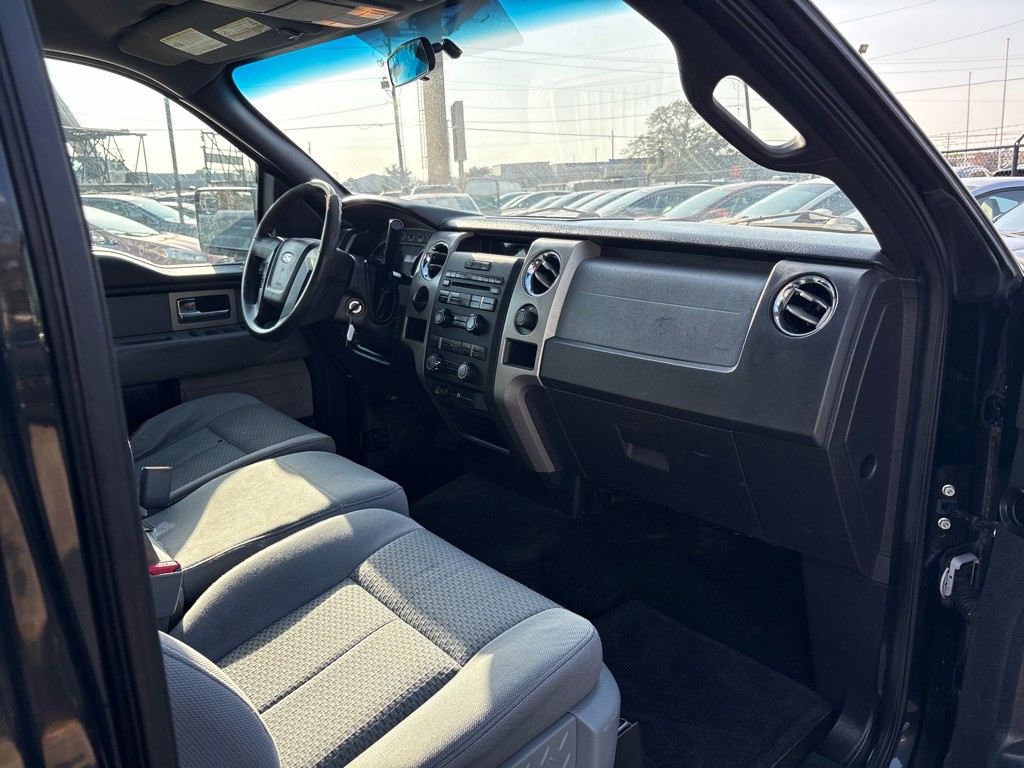 2011 Ford F-150 Image 24