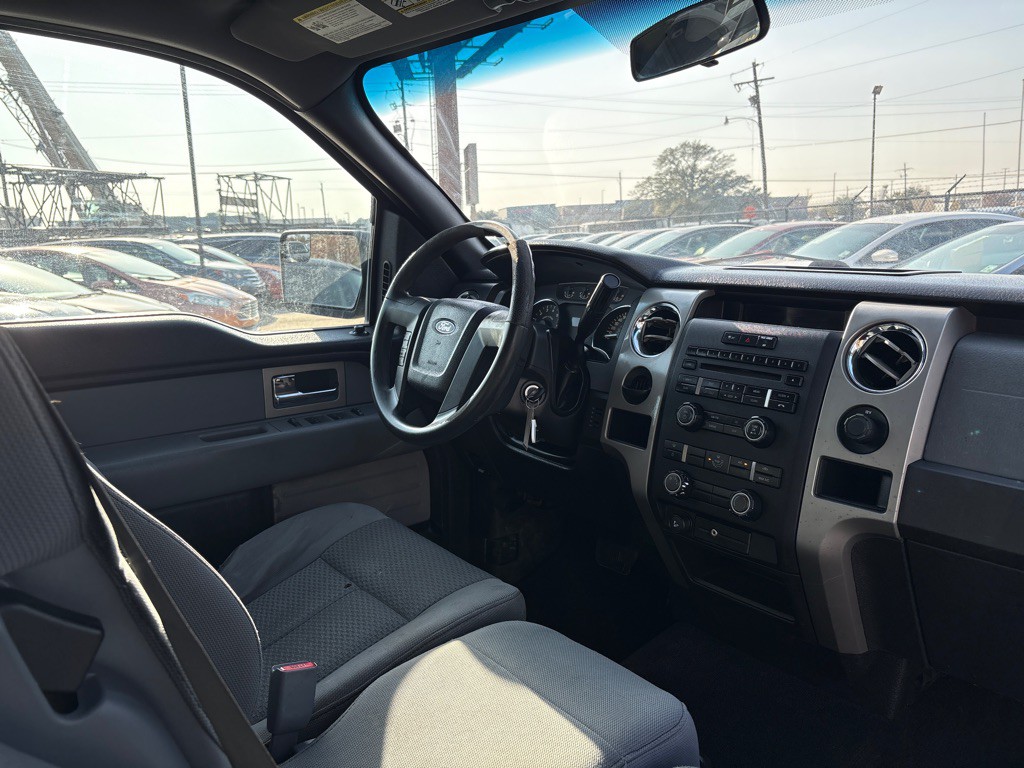 2011 Ford F-150 Image 25