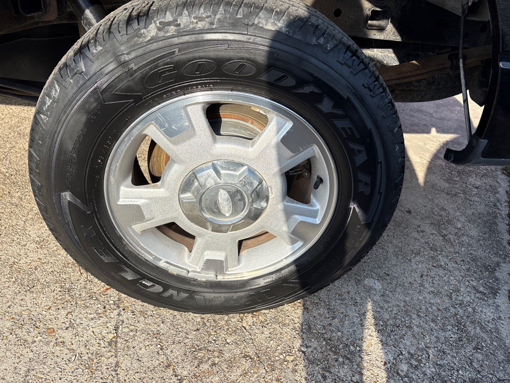 2011 Ford F-150 Image 32