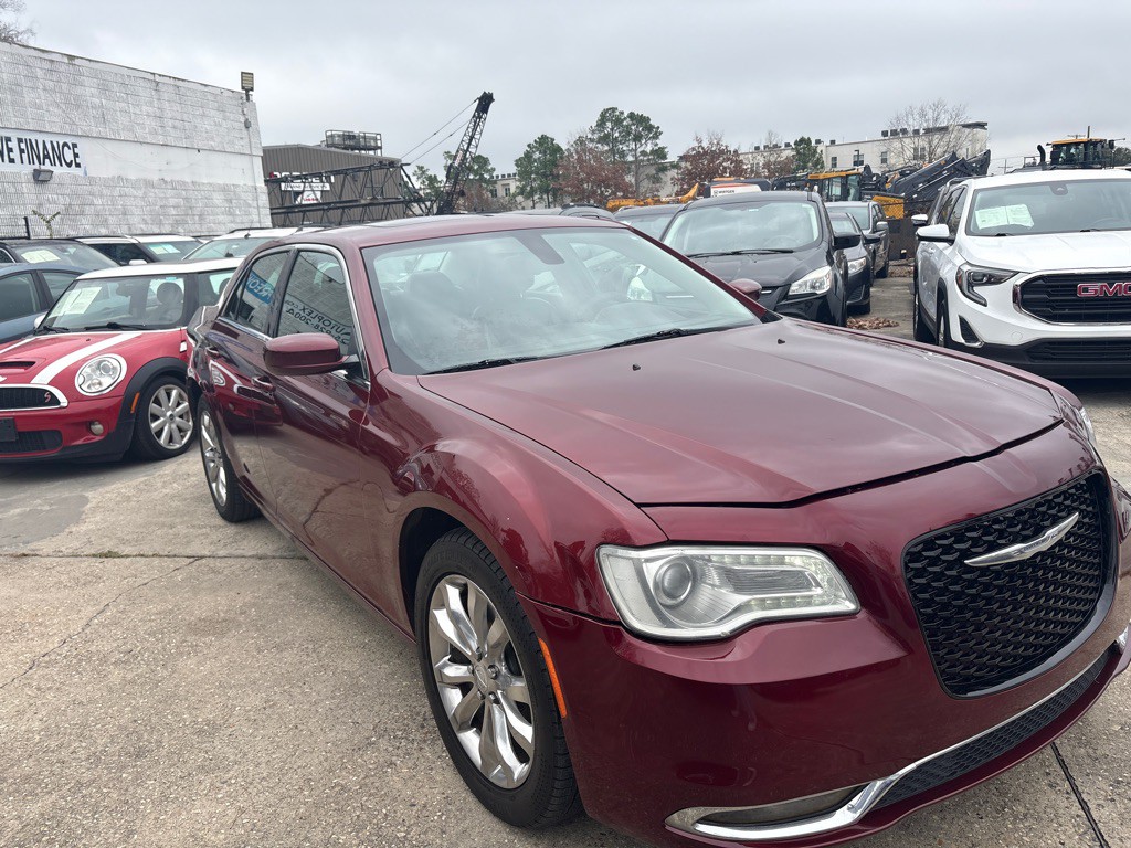 2015 Chrysler 300 Image 7