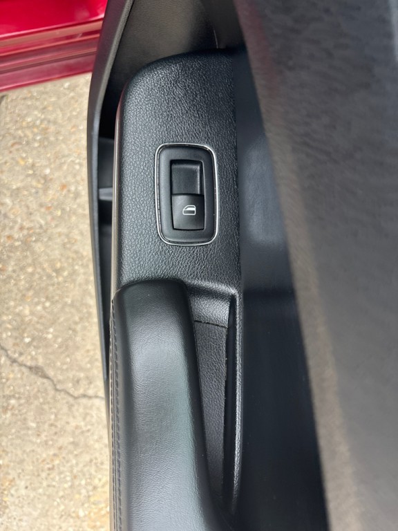 2015 Chrysler 300 Image 22