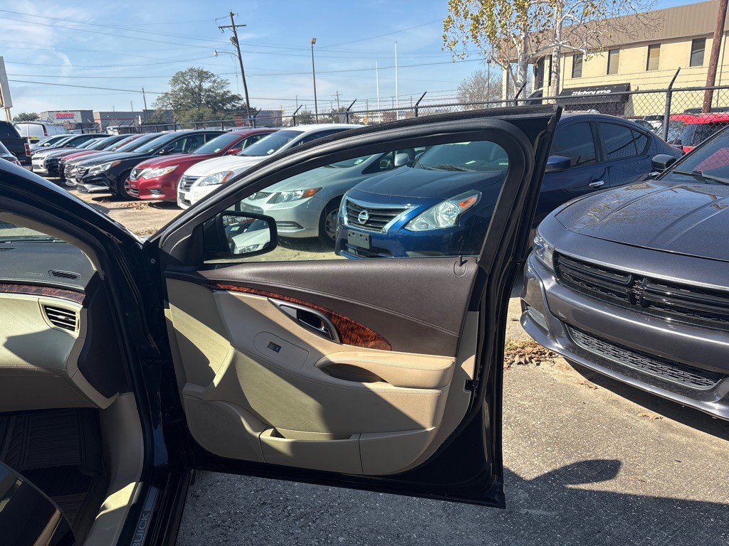 2012 Buick Lacrosse Image 25