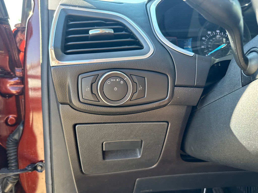 2015 Ford Edge Image 19