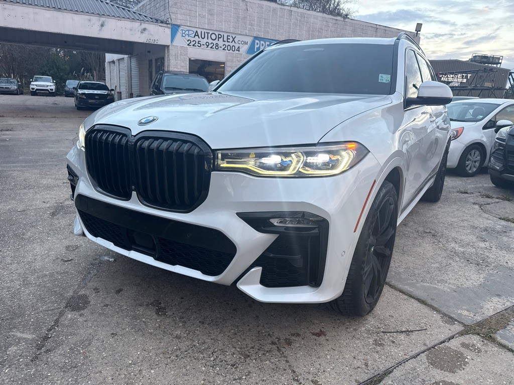 2020 BMW X7 Image 2