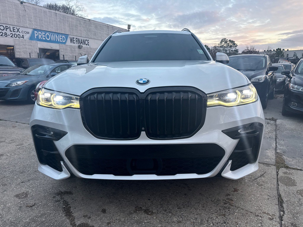 2020 BMW X7 Image 3