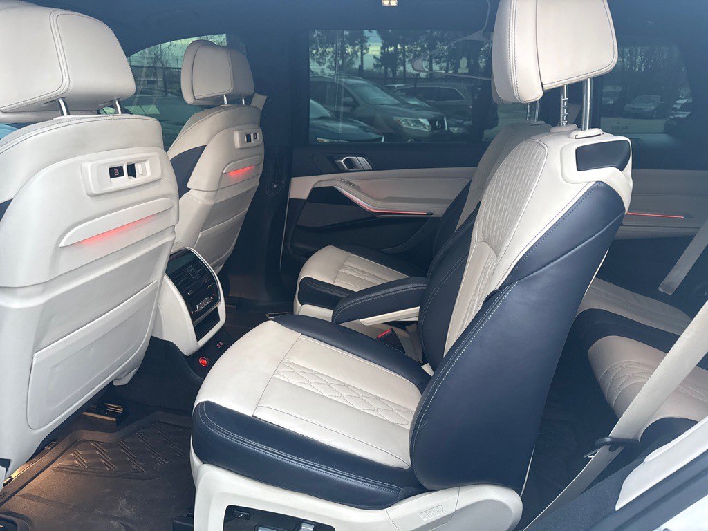 2020 BMW X7 Image 12