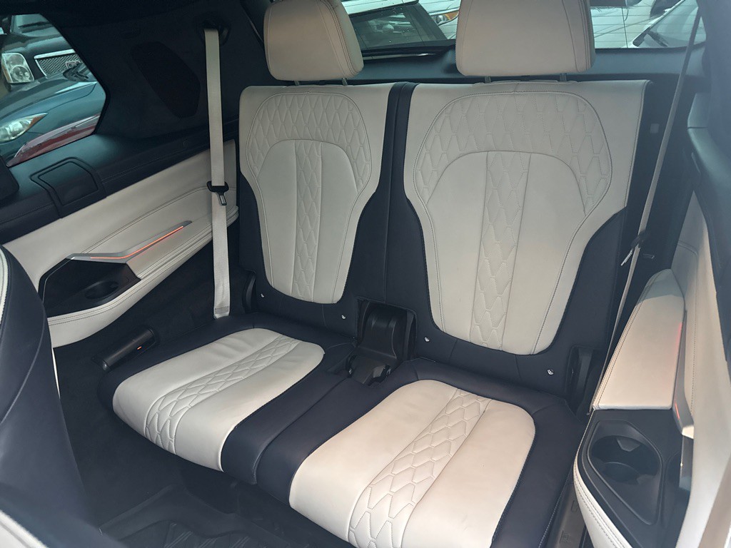 2020 BMW X7 Image 13