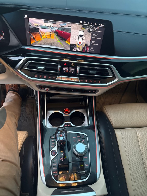 2020 BMW X7 Image 17