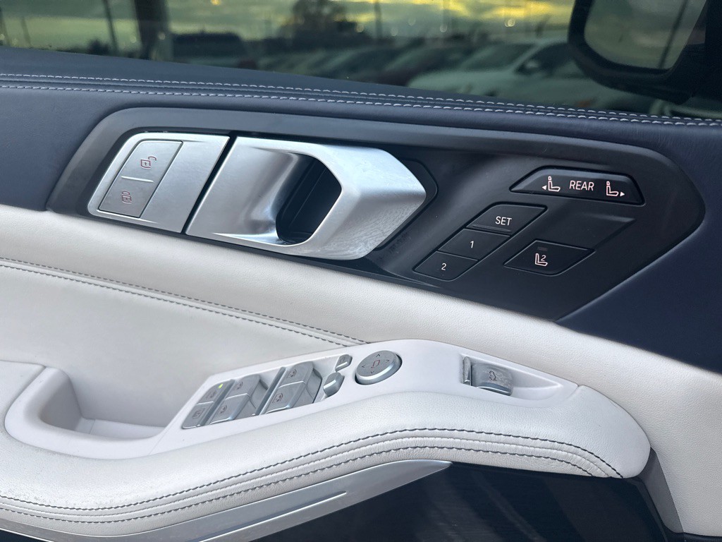 2020 BMW X7 Image 22