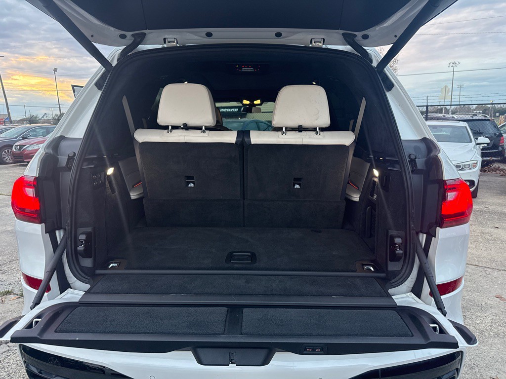 2020 BMW X7 Image 26