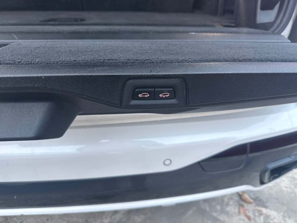 2020 BMW X7 Image 28