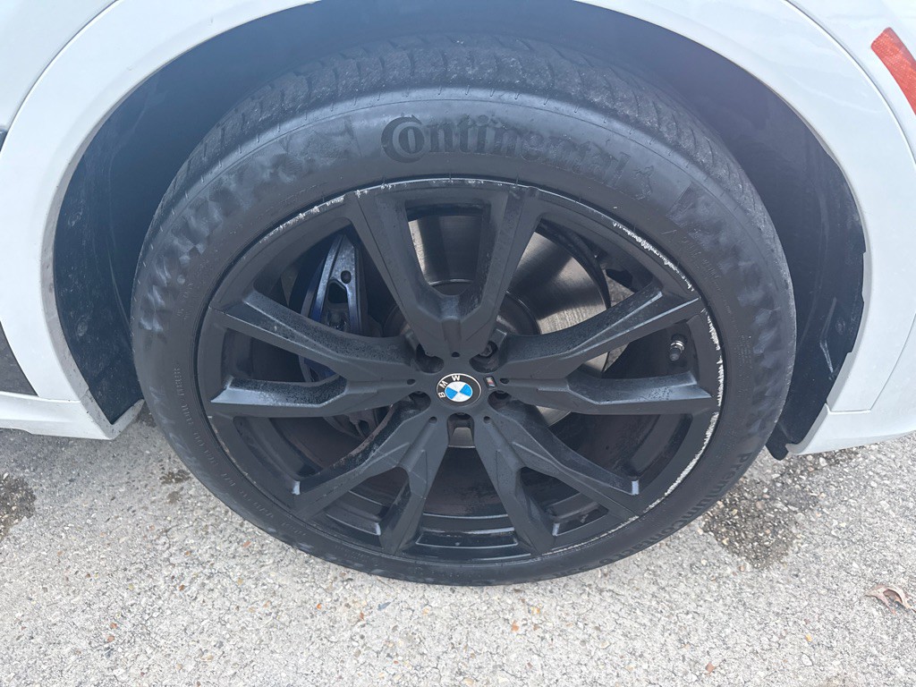 2020 BMW X7 Image 36