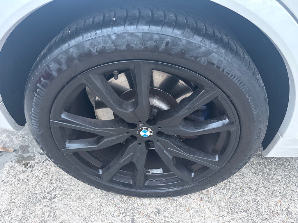 2020 BMW X7 Image 37