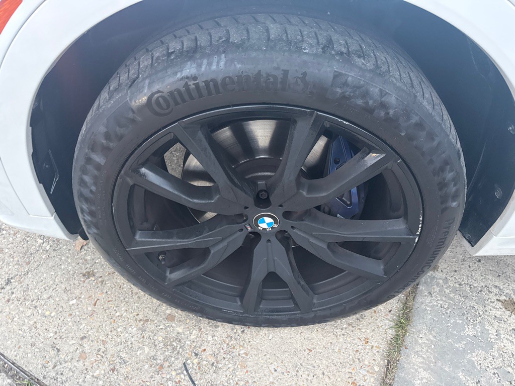 2020 BMW X7 Image 39