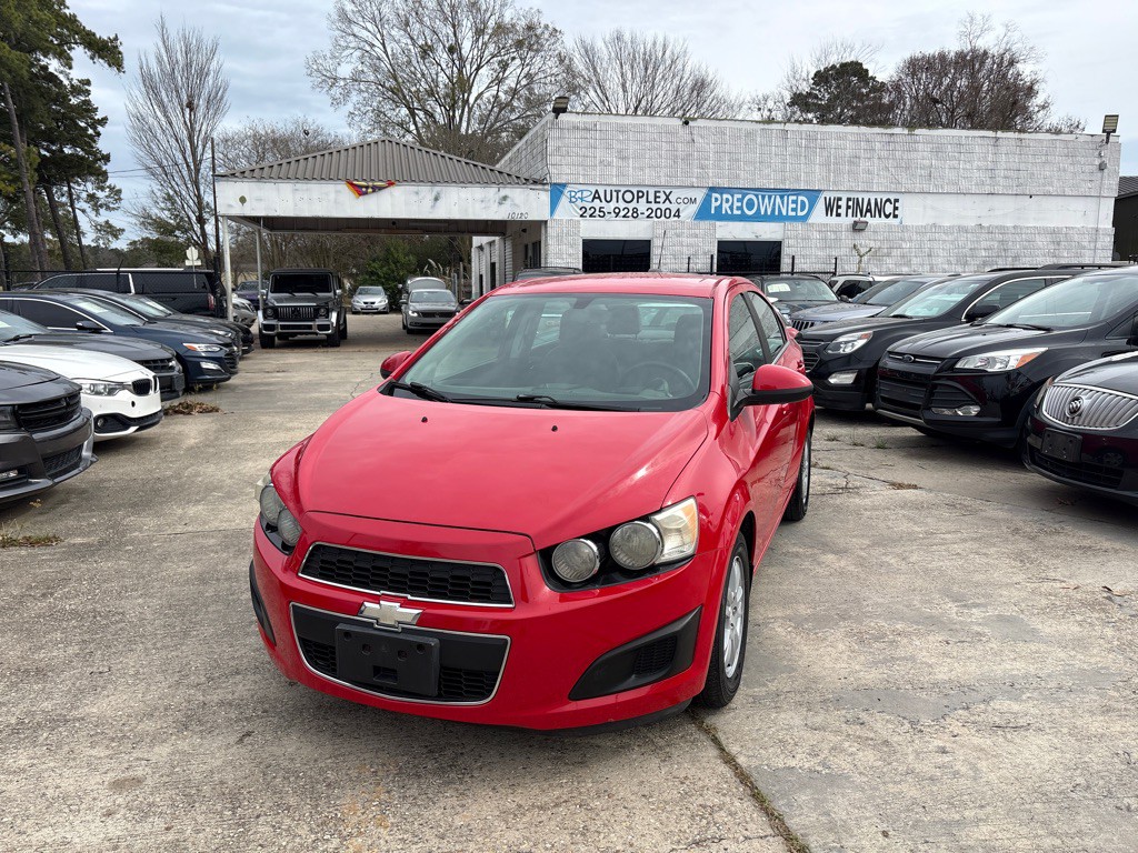 2015 Chevrolet Sonic Image 1