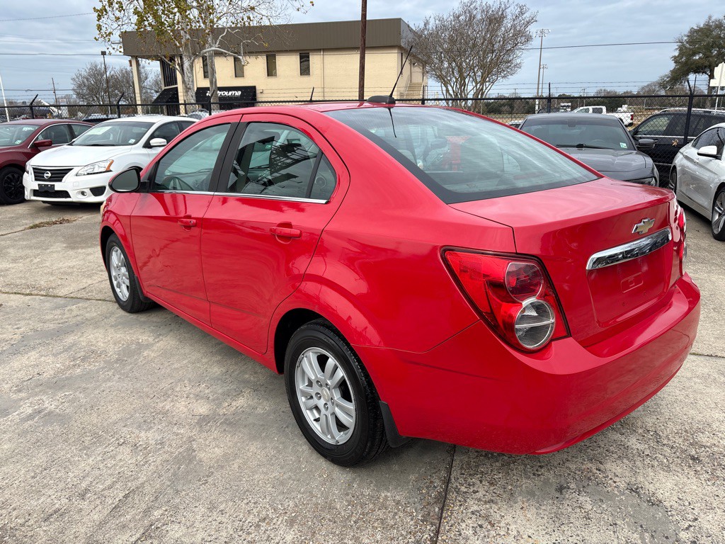 2015 Chevrolet Sonic Image 3