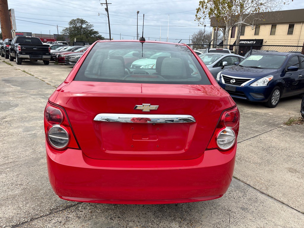 2015 Chevrolet Sonic Image 4