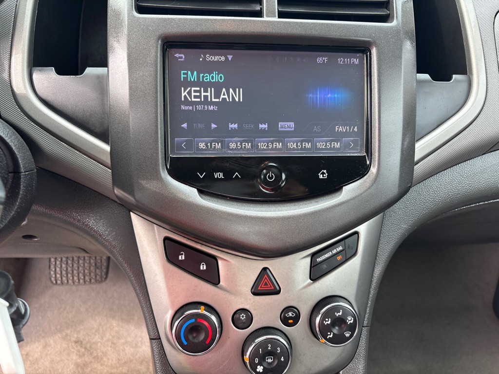 2015 Chevrolet Sonic Image 11