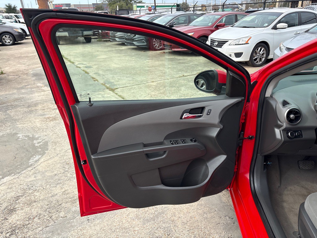 2015 Chevrolet Sonic Image 13