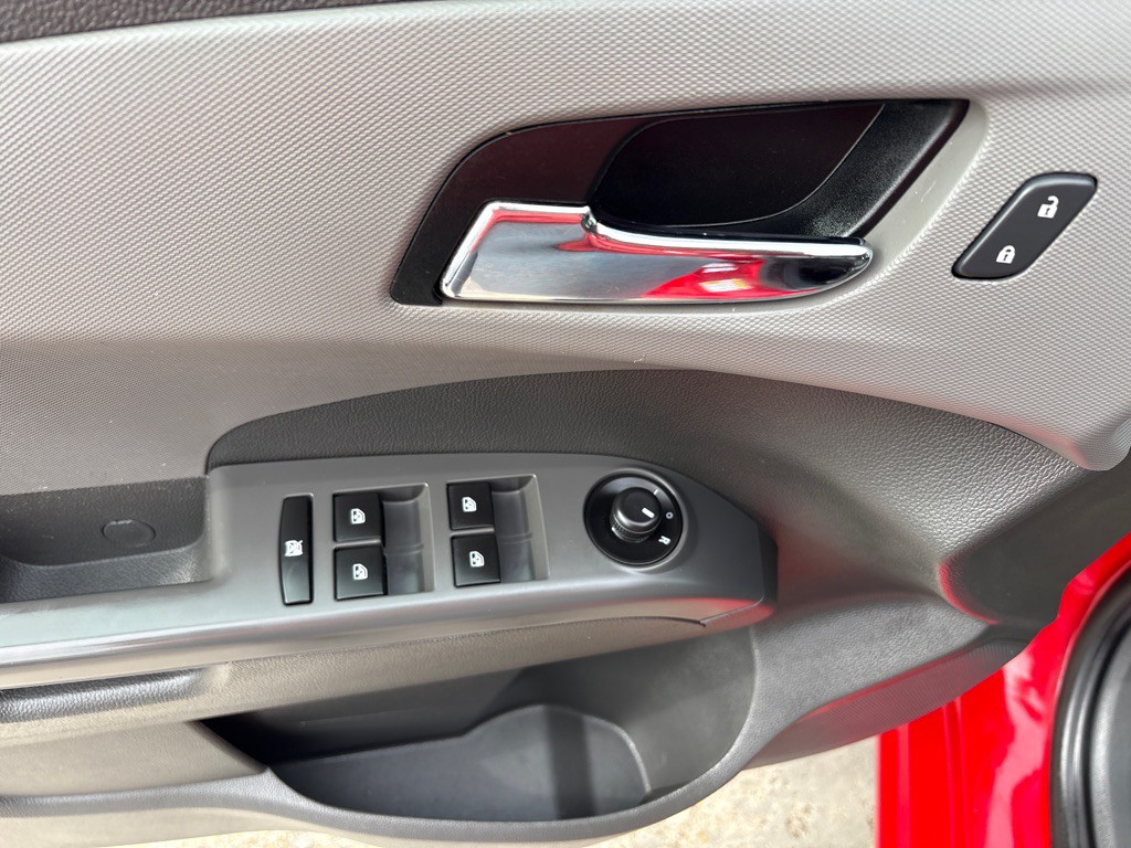 2015 Chevrolet Sonic Image 14