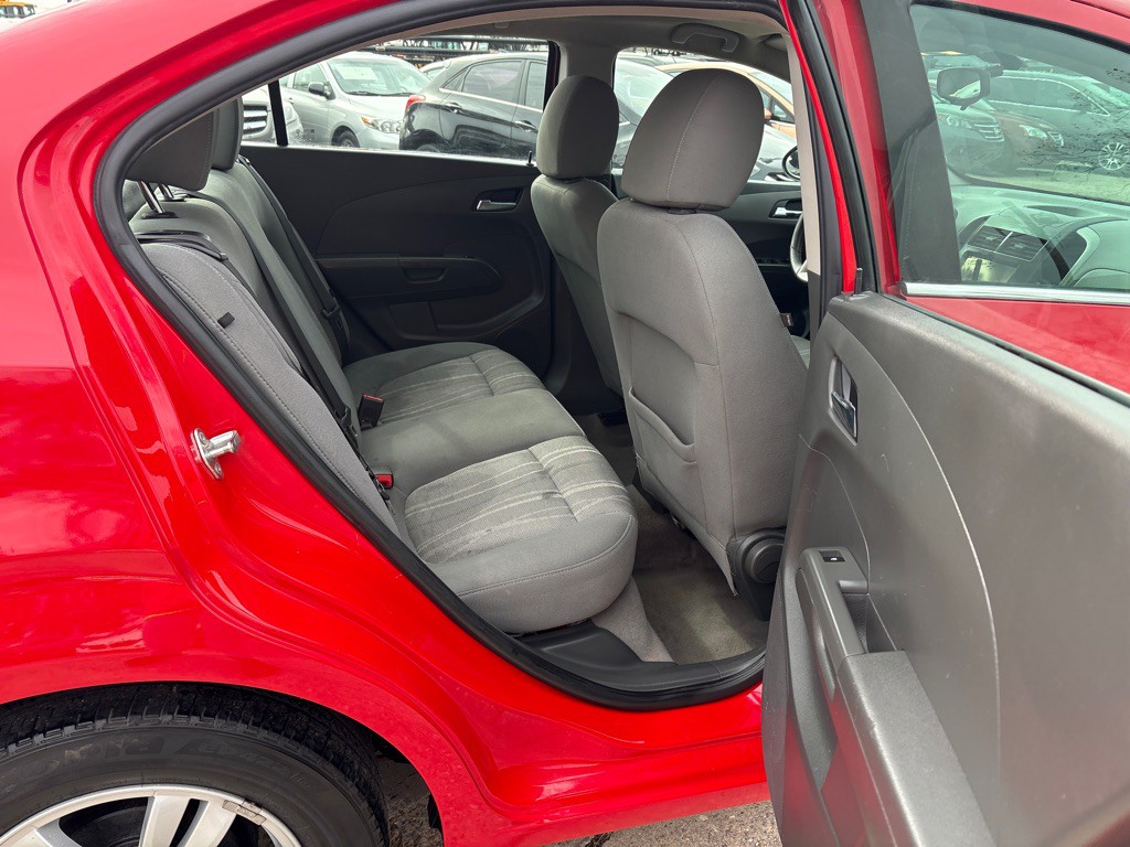 2015 Chevrolet Sonic Image 19