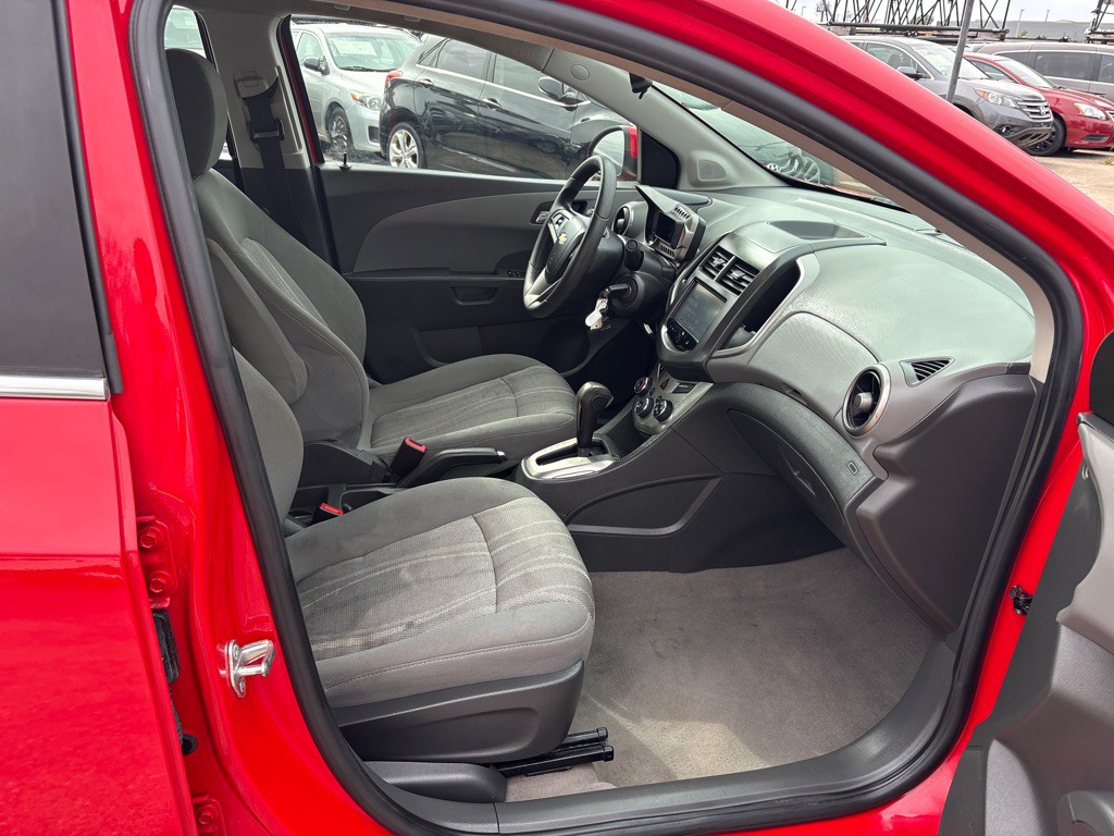 2015 Chevrolet Sonic Image 22