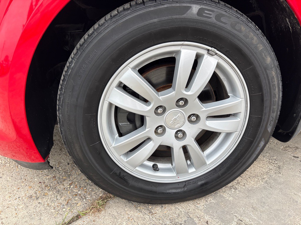 2015 Chevrolet Sonic Image 32