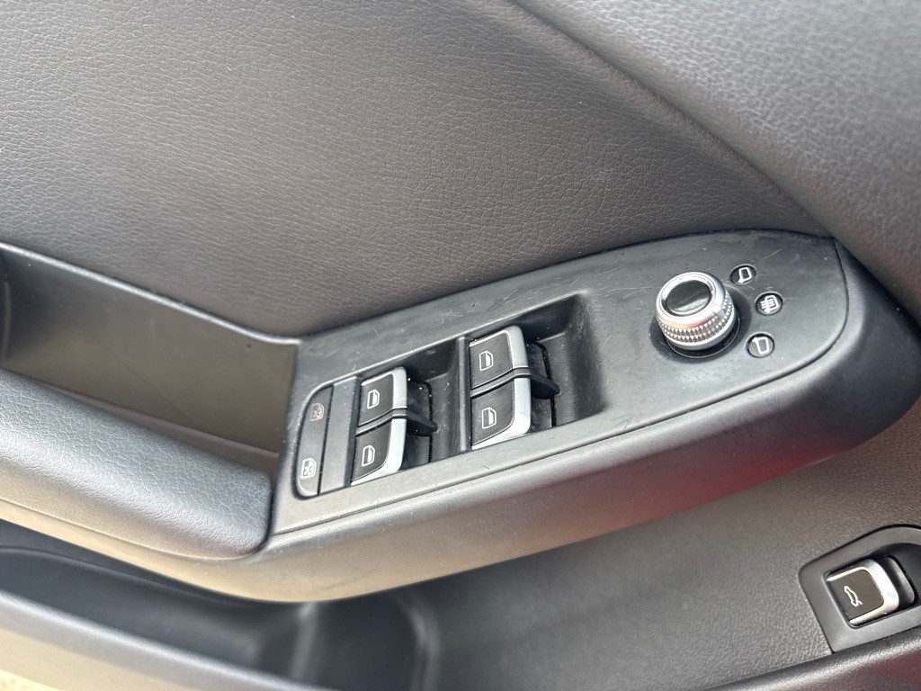 2016 Audi A4 Image 24