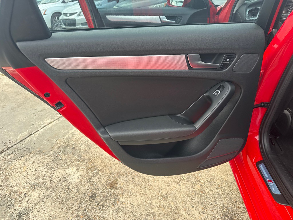 2016 Audi A4 Image 25