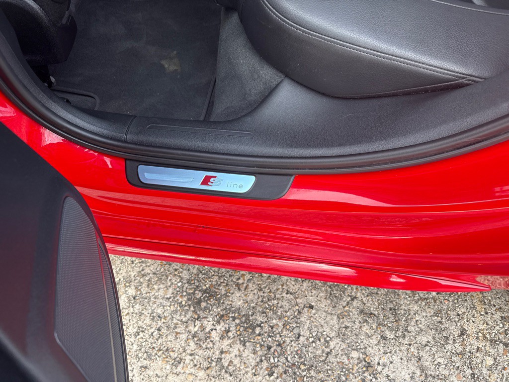 2016 Audi A4 Image 27