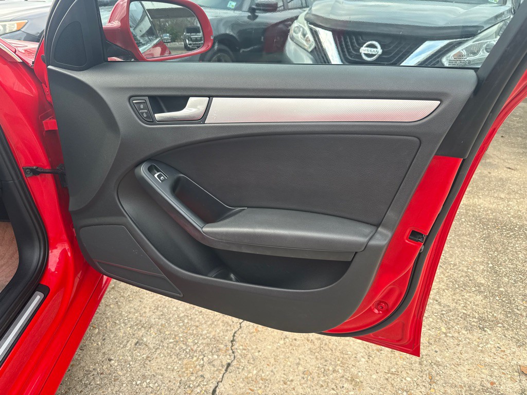 2016 Audi A4 Image 32