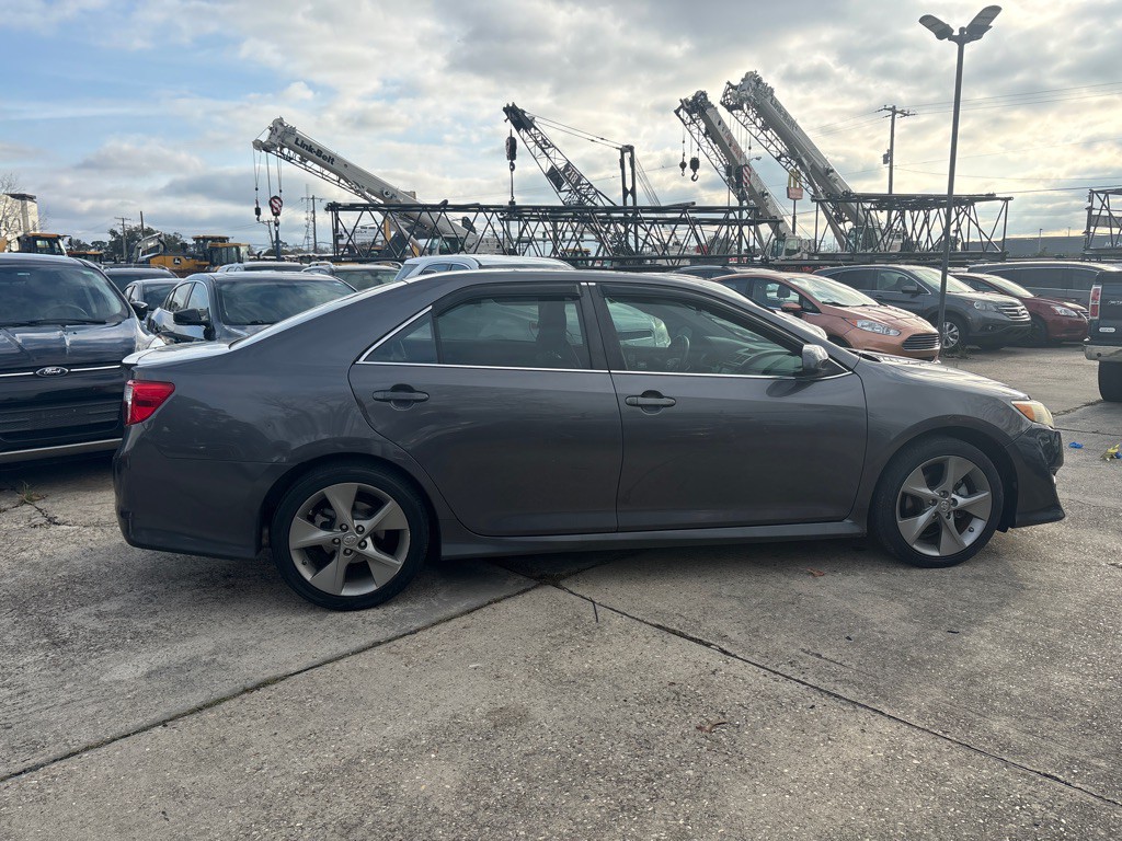 2013 Toyota Camry Image 6