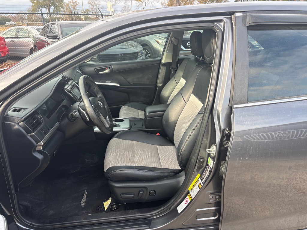 2013 Toyota Camry Image 9