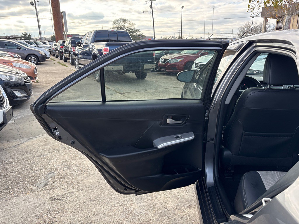 2013 Toyota Camry Image 18