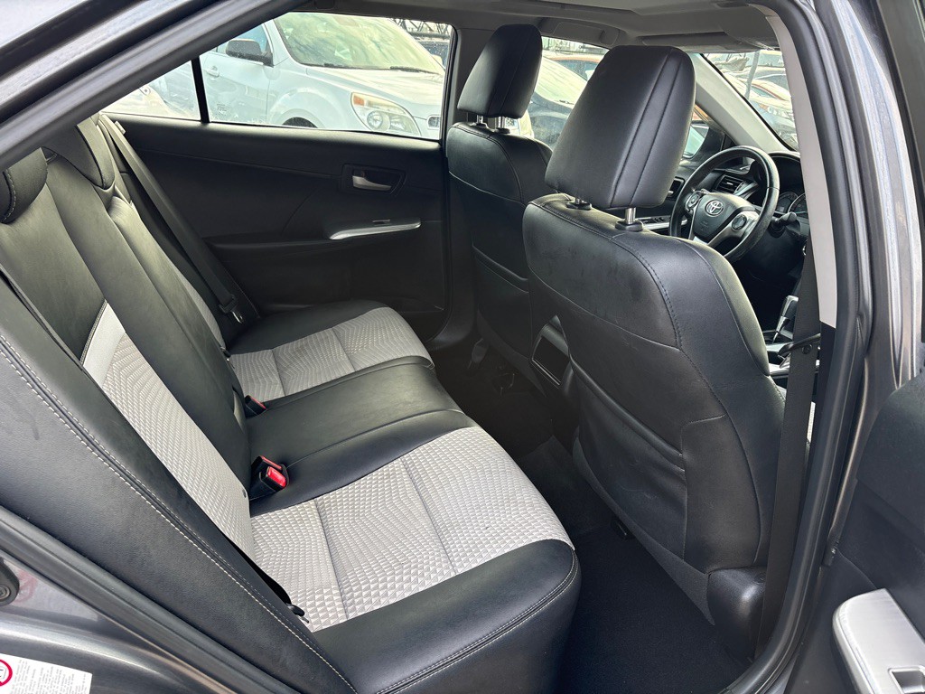 2013 Toyota Camry Image 20