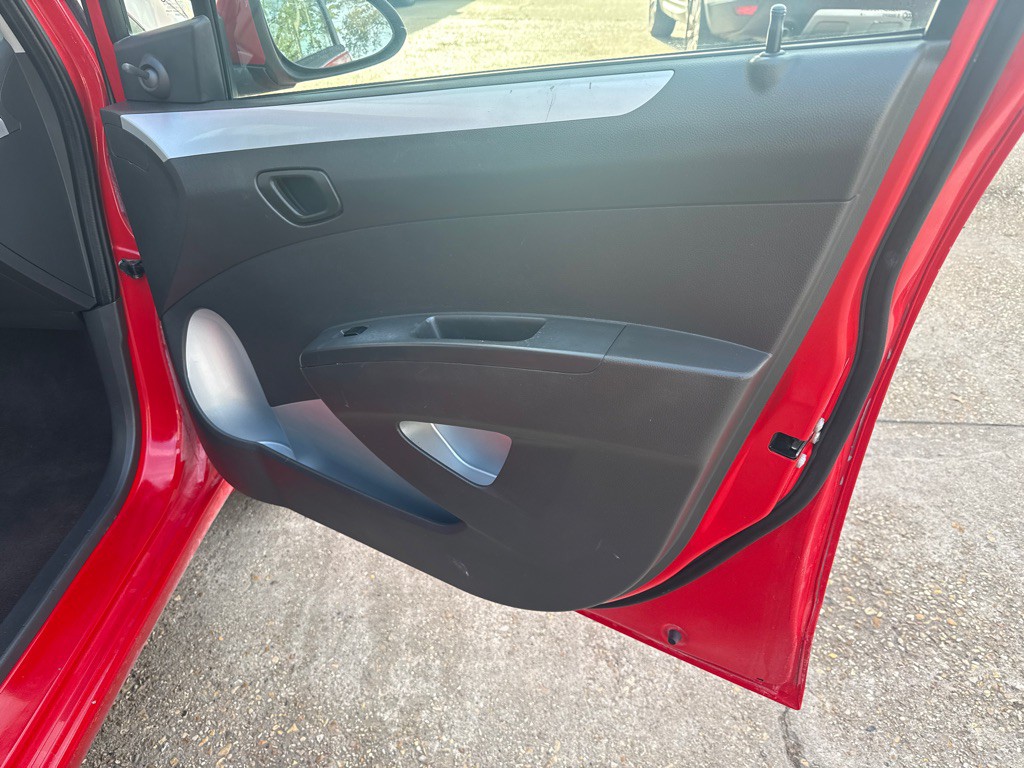 2015 Chevrolet Spark Image 16