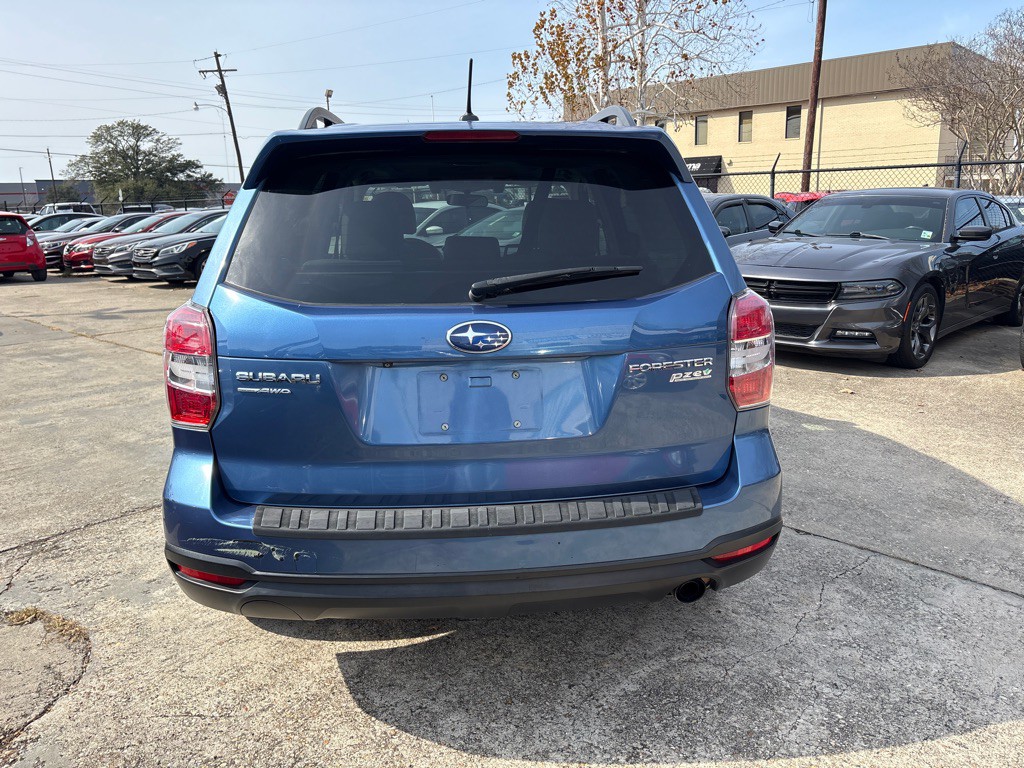 2015 Subaru Forester Image 4