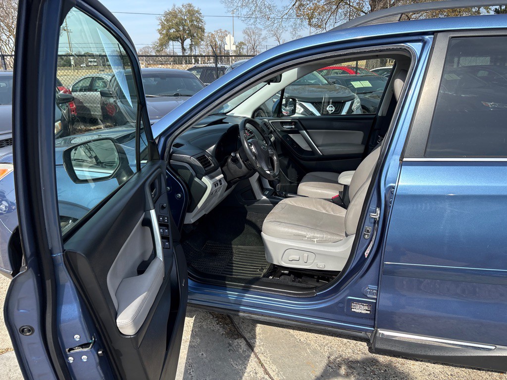 2015 Subaru Forester Image 9