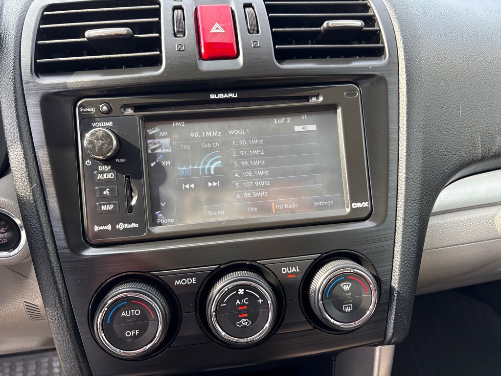 2015 Subaru Forester Image 11