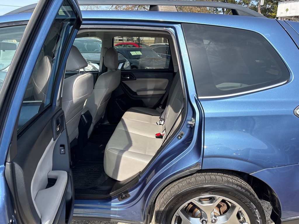 2015 Subaru Forester Image 16